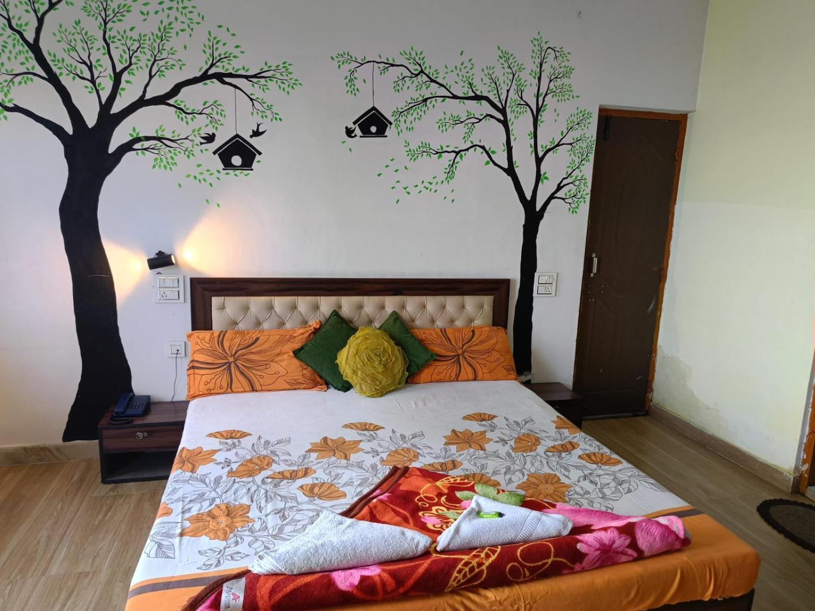 Joshi Holiday Home Stay Lansdowne Eksteriør billede